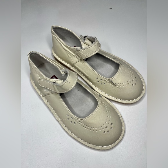 L’amour Mary Jane shoes girls size 11 - Picture 1 of 6